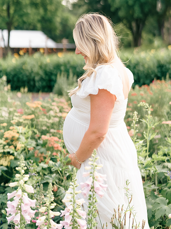 Chic-White Puff Sleeve Ruched Photoshoot Maternity Maxi Dress