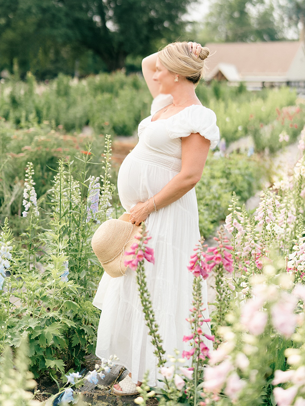 Chic-White Puff Sleeve Ruched Photoshoot Maternity Maxi Dress